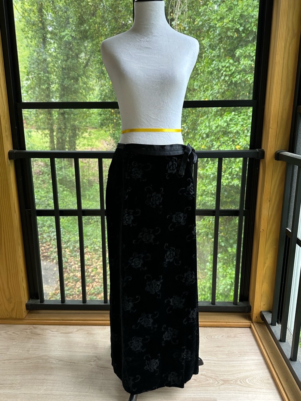 Gap Velvet Burnout Floral Maxi Wrap Skirt 90s Y2K BohoLuxe Whimsigoth Witchy ~ 8 - Picture 6 of 15